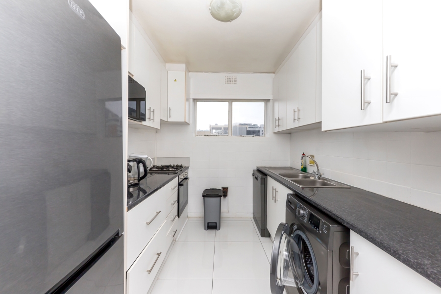 To Let 2 Bedroom Property for Rent in Sea Point Western Cape